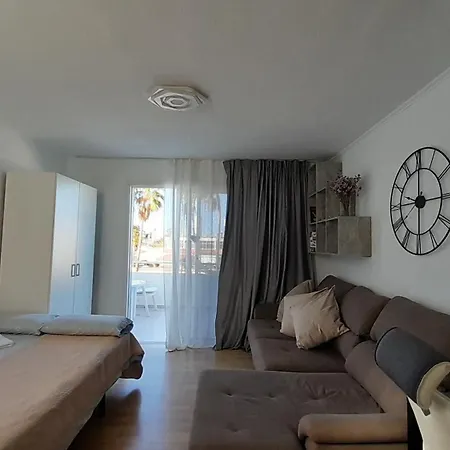 Island Village Heights Apartamento *