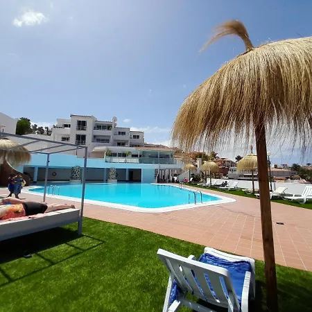 Island Village Heights 아데제