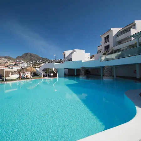 Island Village Heights * 아데제