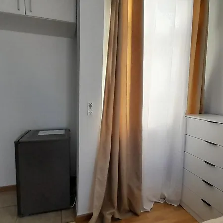 Island Village Heights 아파트